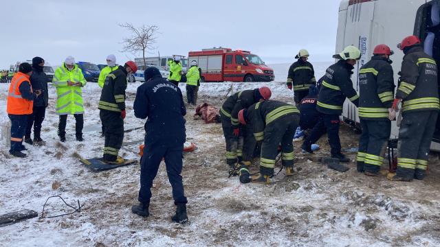 Son dakika! Konya'da buzlanma nedeniyle tur otobüsü devrildi: 5 ölü, 26 yaralı Son dakika! Konya'da buzlanma nedeniyle tur otobüsü devrildi: 5 ölü, 26 yaralı