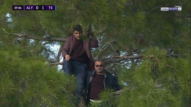 Maçın spikeri bile dondu kaldı! Trabzonspor-Alanya karşılaşmasına damga vuran an Maçın spikeri bile dondu kaldı! Trabzonspor-Alanya karşılaşmasına damga vuran an