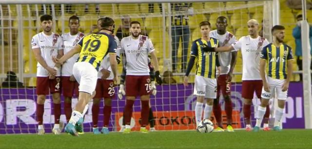 Maçtaki sözleri canlı yayına yansıdı! Herkes, Fenerbahçe'nin genç yıldızı Arda'yı konuşuyor Maçtaki sözleri canlı yayına yansıdı! Herkes, Fenerbahçe'nin genç yıldızı Arda'yı konuşuyor