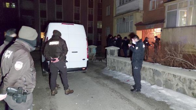 Tartıştığı annesine ateş açtı, kurşunların önüne atlayan kardeşini öldürdü Tartıştığı annesine ateş açtı, kurşunların önüne atlayan kardeşini öldürdü