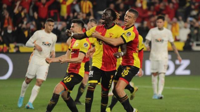 Aslan komadan uyandı! Galatasaray, Göztepe'yi deplasmanda 3-2 mağlup etti