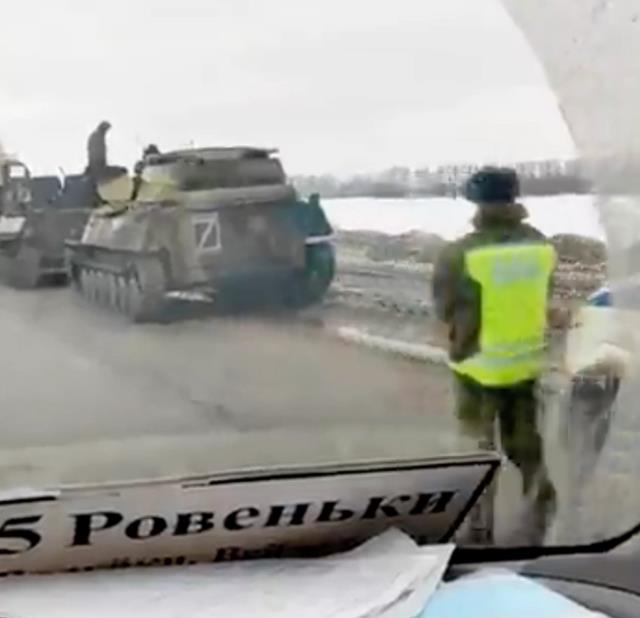 Rusya tanklarındaki gizemli 'Z' işareti dikkati çekti! İşte sınır hattından gelen fotoğraflardaki sır Rusya tanklarındaki gizemli 'Z' işareti dikkati çekti! İşte sınır hattından gelen fotoğraflardaki sır