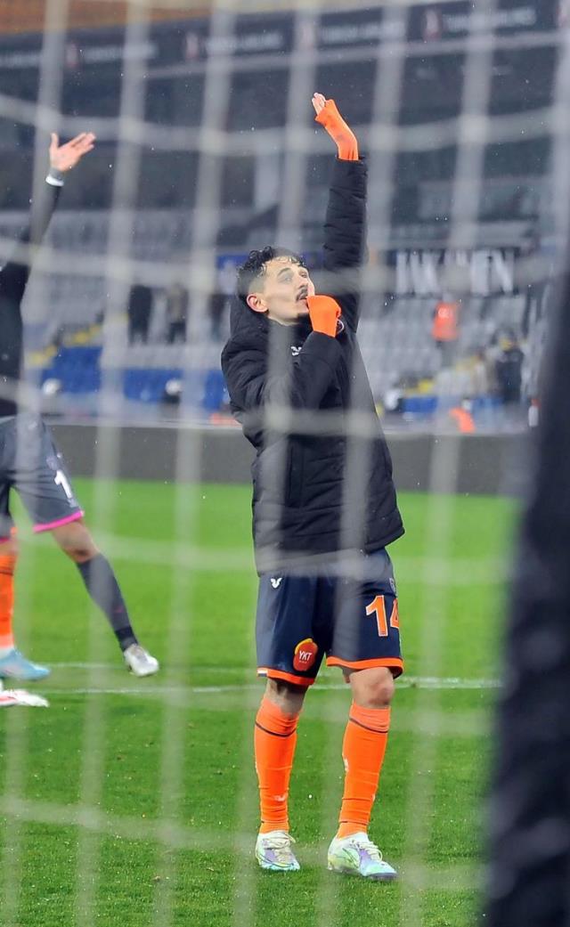 Konyaspor camiası ayağa kalktı! Serdar Gürler'den galibiyet sonras olay hareket Konyaspor camiası ayağa kalktı! Serdar Gürler'den galibiyet sonras olay hareket