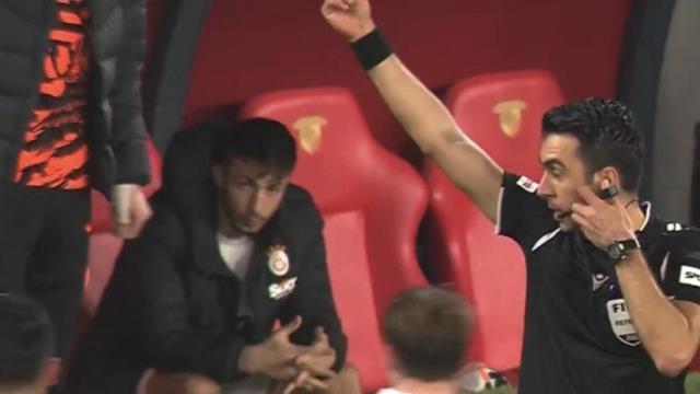 Maç bitti kavgası bitmedi! Genç yıldız Galatasaray taraftarını ikiye böldü