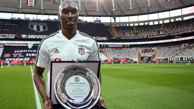 Pes artık Atiba! Yaptığı teklif yönetimi çok şaşırttı Pes artık Atiba! Yaptığı teklif yönetimi çok şaşırttı
