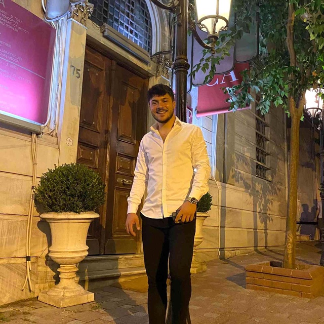O Ses Türkiye yarışmacısı Talha Burak Karayılan, silahlı saldırıya uğradı O Ses Türkiye yarışmacısı Talha Burak Karayılan, silahlı saldırıya uğradı