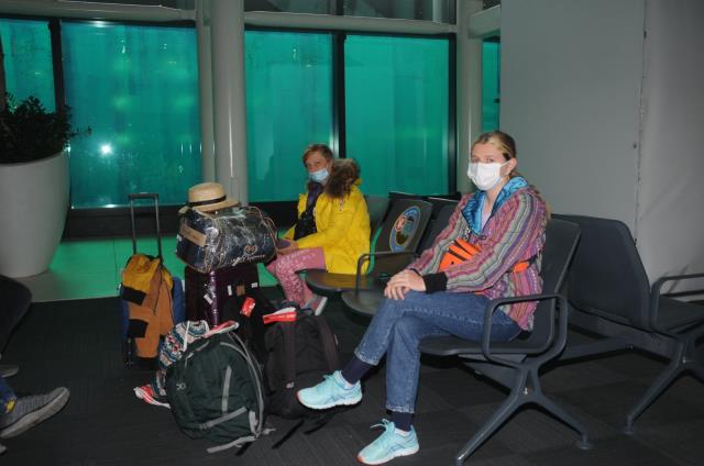 Rusya'nın saldırısı sonrası uçuşlar iptal oldu! Ukraynalı turistler İstanbul'da kaldı Rusya'nın saldırısı sonrası uçuşlar iptal oldu! Ukraynalı turistler İstanbul'da kaldı