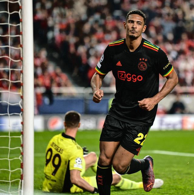 Şampiyonlar Ligi'nde gol düellosu! Benfica-Ajax maçı nefes kesti