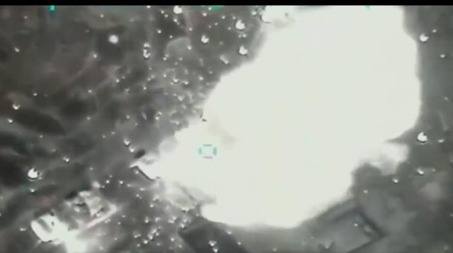 Ukrayna ordusu, Türk SİHA'larıyla Rus tanklarını vurdu! O anlar kameralara yansıdı Ukrayna ordusu, Türk SİHA'larıyla Rus tanklarını vurdu! O anlar kameralara yansıdı