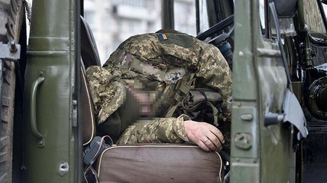 Dünyayı sarsan kareler! Ukrayna ordusunun kamuflajını giyenler Rus askeri çıktı Dünyayı sarsan kareler! Ukrayna ordusunun kamuflajını giyenler Rus askeri çıktı