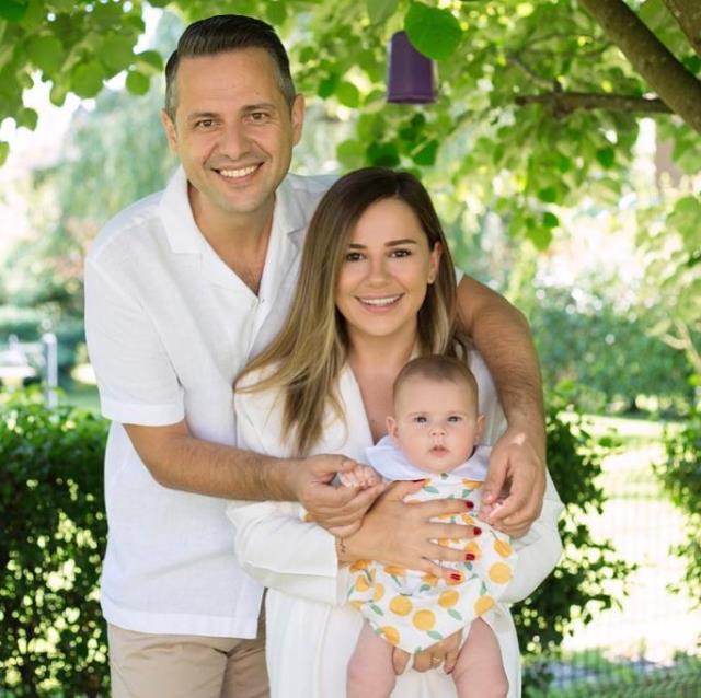 Merve Özbey, kızının doğum günü anısına Mardin'deki bir okula müzik atölyesi yaptırdı