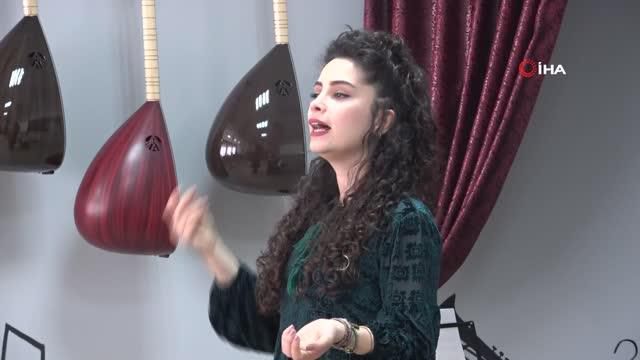 Merve Özbey, kızının doğum günü anısına Mardin'deki bir okula müzik atölyesi yaptırdı