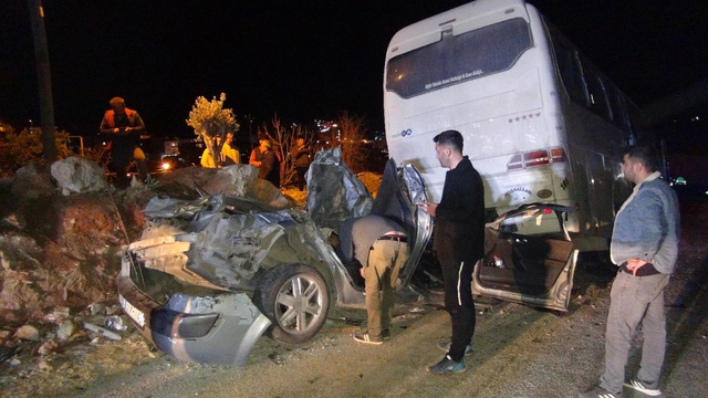 Son dakika... Akkuyu NGS işçilerini taşıyan otobüs kaza yaptı: 1 ölü, 21 yaralı Son dakika... Akkuyu NGS işçilerini taşıyan otobüs kaza yaptı: 1 ölü, 21 yaralı
