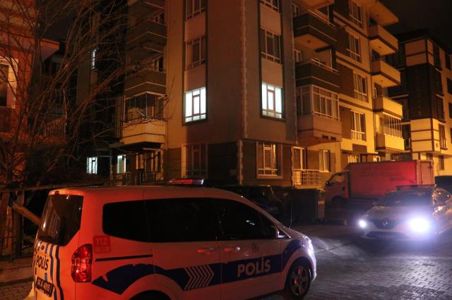 Erkek arkadaşıyla tartışan kadının gözü döndü! Mutfaktan aldığı bıçağı sırtına sapladı Erkek arkadaşıyla tartışan kadının gözü döndü! Mutfaktan aldığı bıçağı sırtına sapladı