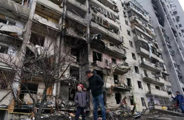 Savaşta 5. gün! Ukrayna güne patlama sesleriyle başladı, bilanço gittikçe ağırlaşıyor Savaşta 5. gün! Ukrayna güne patlama sesleriyle başladı, bilanço gittikçe ağırlaşıyor