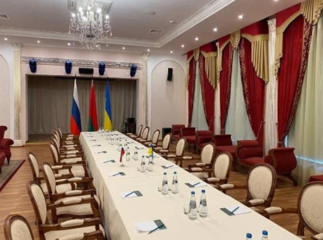 Tüm dünyanın gözü Belarus sınırında! Rusya ve Ukrayna heyetleri müzakerelere başlıyor