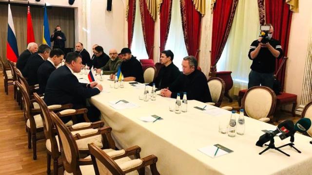 Ukrayna-Rusya müzakeresi bu konuşmayla başladı: Kendinizi güvende hissedebilirsiniz Ukrayna-Rusya müzakeresi bu konuşmayla başladı: Kendinizi güvende hissedebilirsiniz