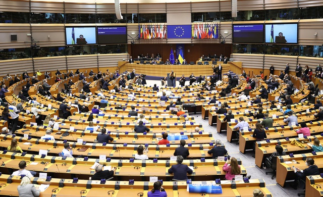 AB Ukrayna'ya destek mesajı verdi, üyelik durumu belirsizliğini koruyor AB Ukrayna'ya destek mesajı verdi, üyelik durumu belirsizliğini koruyor