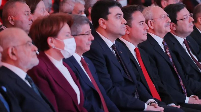 DEVA Partisi'den MHP'nin 'Mutabakat metninde Atatürk anılmamış' eleştirisine yanıt DEVA Partisi'den MHP'nin 'Mutabakat metninde Atatürk anılmamış' eleştirisine yanıt