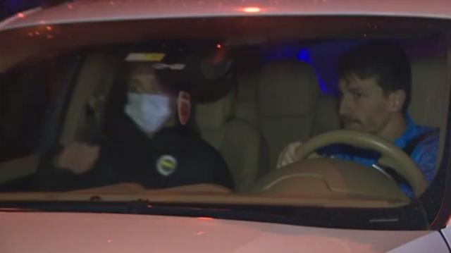 Mert Hakan Yandaş, Arda Gürel'i yoldan alıp ailesinin yanına götürdü