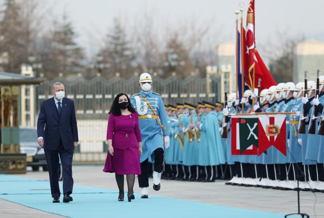 Son Dakika: Cumhurbaşkanı Erdoğan'dan Ukrayna'nın AB üyeliği talebiyle ilgili açıklama: Gösterdiğiniz hassasiyeti Türkiye için de gösterin Son Dakika: Cumhurbaşkanı Erdoğan'dan Ukrayna'nın AB üyeliği talebiyle ilgili açıklama: Gösterdiğiniz hassasiyeti Türkiye için de gösterin