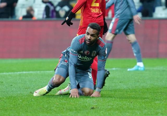 Beşiktaş, Kayserispor'a yenilerek Türkiye Kupası'na çeyrek final turunda veda etti Beşiktaş, Kayserispor'a yenilerek Türkiye Kupası'na çeyrek final turunda veda etti