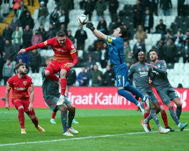 Cenk Gönen'den Beşiktaş karşısında akılalmaz performans! Maç sonu Kiev'e mesaj gönderdi