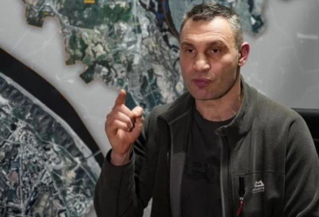 Kiev şehir çatışmasına hazırlanıyor! Belediye başkanı Rusların yaklaştığını duyurup çağrı yaptı Kiev şehir çatışmasına hazırlanıyor! Belediye başkanı Rusların yaklaştığını duyurup çağrı yaptı