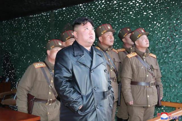 Kuzey Kore lideri Kim'den kurmaylarına korkutan talimat: 3. Dünya Savaşı'na hazır olun