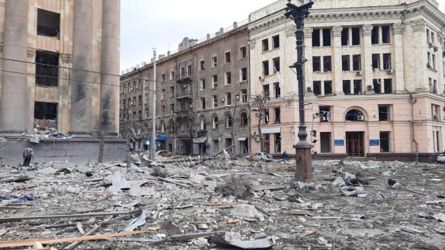 Ukrayna-Rusya savaşında 7. gün! Kiev bombalanıyor, Harkov'da polis merkezi füzelerle vuruldu Ukrayna-Rusya savaşında 7. gün! Kiev bombalanıyor, Harkov'da polis merkezi füzelerle vuruldu