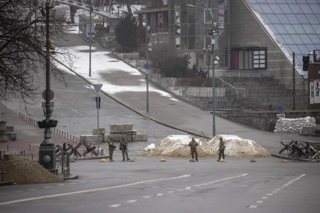 Ukrayna-Rusya savaşında 7. gün! Kiev bombalanıyor, Harkov'da polis merkezi füzelerle vuruldu Ukrayna-Rusya savaşında 7. gün! Kiev bombalanıyor, Harkov'da polis merkezi füzelerle vuruldu