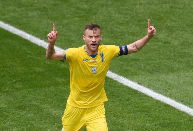 Ukraynalı yıldız, Rus futbolculara sinkaflı küfürler savurdu! Putin hakkında konuşulanları ifşa etti Ukraynalı yıldız, Rus futbolculara sinkaflı küfürler savurdu! Putin hakkında konuşulanları ifşa etti