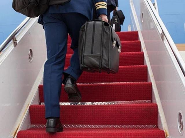 Putin'in nükleer güç tehdidi sonrası tüm gözler yanından ayırmadığı çantaya çevrildi! 'Vurun' emrini anında iletiyor Putin'in nükleer güç tehdidi sonrası tüm gözler yanından ayırmadığı çantaya çevrildi! 'Vurun' emrini anında iletiyor