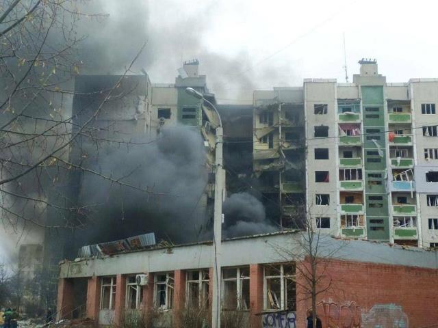 Savaşta 8. gün! Ukrayna, Kiev'e yürüyen Rus ordusunu engellemek için köprüleri patlatıyor Savaşta 8. gün! Ukrayna, Kiev'e yürüyen Rus ordusunu engellemek için köprüleri patlatıyor