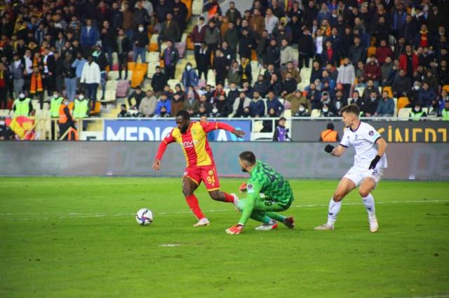 17 maç sonra bir ilki başardılar! Yeni Malatyaspor kötü seriye Adana Demirspor karşısında son verdi 17 maç sonra bir ilki başardılar! Yeni Malatyaspor kötü seriye Adana Demirspor karşısında son verdi