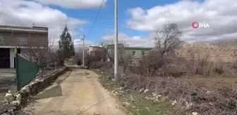 İlçe belediyesi köydeki çöpleri toplamak için 'davetiye' bekliyor