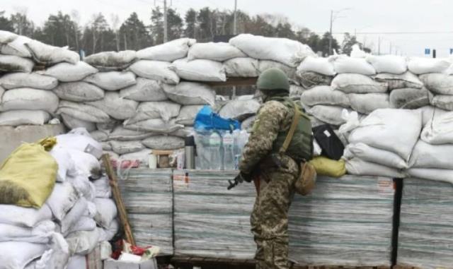 Kiev, hendek kazıp savaşa hazırlanırken, Mariupol da direniş devam ediyor! Kiev, hendek kazıp savaşa hazırlanırken, Mariupol da direniş devam ediyor!