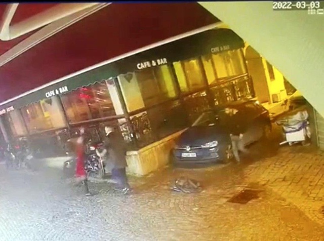 Ünlü otelin 7. katından düşen kadınla ilgili 'külotlu çorap' detayı, polis hemen fark etti Ünlü otelin 7. katından düşen kadınla ilgili 'külotlu çorap' detayı, polis hemen fark etti