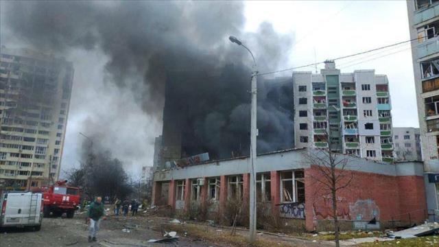 Savaşta 9. gün! Rusya gece saatlerinde vurduğu Avrupa'nın en büyük nükleer santrali Zaporijya'yı ele geçirdi Savaşta 9. gün! Rusya gece saatlerinde vurduğu Avrupa'nın en büyük nükleer santrali Zaporijya'yı ele geçirdi