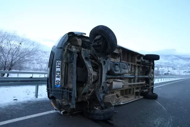 Tokat'tan kahreden haber! Askerleri taşıyan araç kaza yaptı, kahraman Mehmetçik şehit oldu