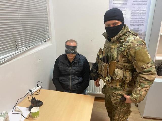 Rus yanlısı Ukrayna milletvekili casusluk yaparken suçüstü yakalandı! O anlar kamerada Rus yanlısı Ukrayna milletvekili casusluk yaparken suçüstü yakalandı! O anlar kamerada