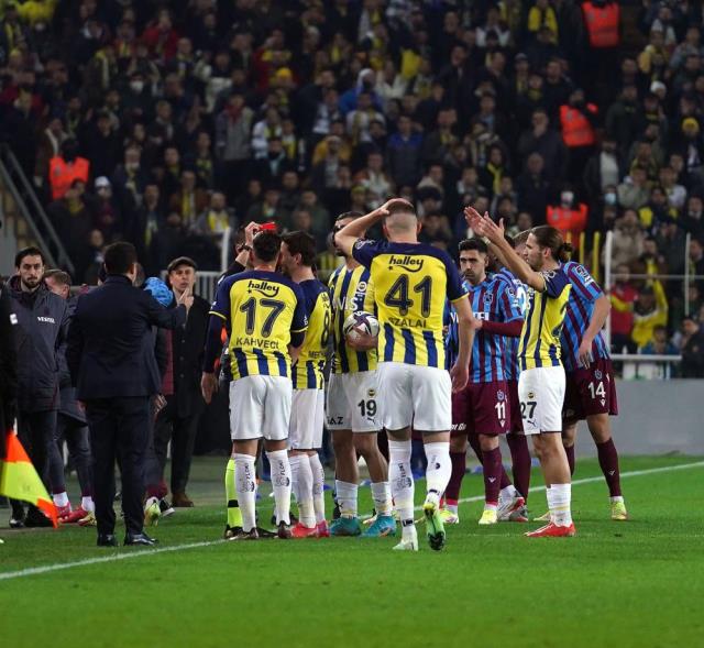 Her şey var, kazanan yok! Nefes kesen maçta Fenerbahçe ile Trabzonspor puanları paylaştı Her şey var, kazanan yok! Nefes kesen maçta Fenerbahçe ile Trabzonspor puanları paylaştı