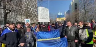 Rusya'nın Ukrayna'ya saldırısı Belçika'da protesto edildi