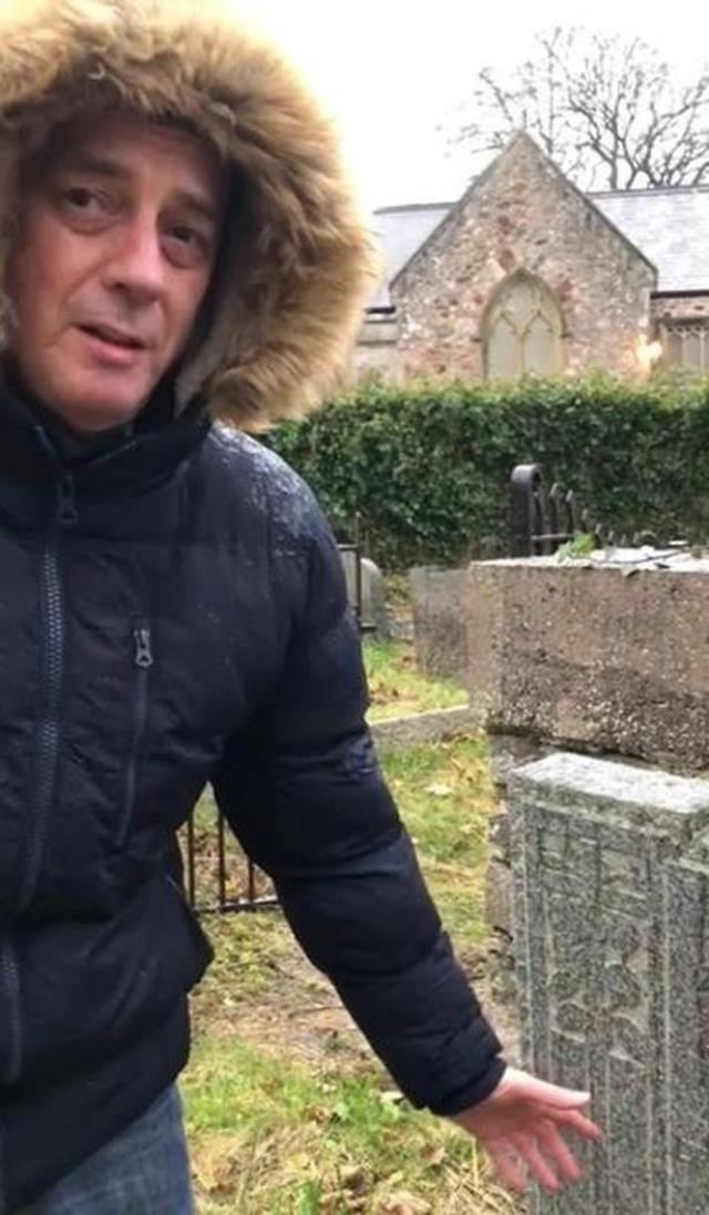 '1917'de yaşıyordum' diyen adam kendi mezarını ziyaret etti, sözleri ürkütücü