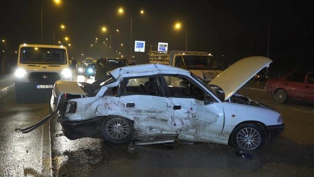 Yağışlı hava kazaya yol açtı: 1 ölü, 6 yaralı Yağışlı hava kazaya yol açtı: 1 ölü, 6 yaralı