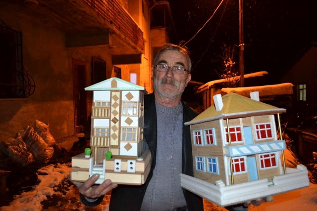 Hobisi işi oldu! Atık malzemeleri sanat eserine dönüştürüyor Hobisi işi oldu! Atık malzemeleri sanat eserine dönüştürüyor