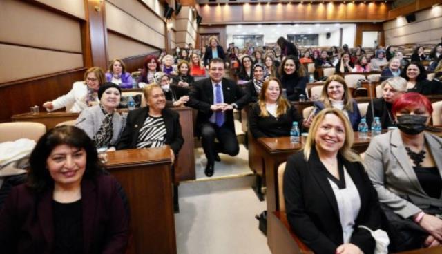 İmamoğlu, kadın muhtarlar ve İBB Meclisindeki kadın üyelerle buluştu