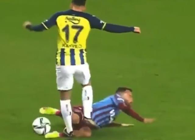 İrfan Can'ın kırmızı kartı doğru muydu? Türkiye'nin tartıştığı karara son nokta koyuldu İrfan Can'ın kırmızı kartı doğru muydu? Türkiye'nin tartıştığı karara son nokta koyuldu