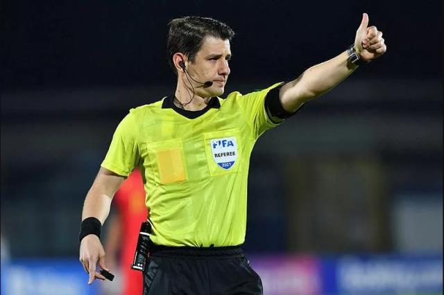 Şampiyonlar Ligi'nde takımımız yok ama hakemimiz var! UEFA, Halil Umut Meler'i dev maça atadı Şampiyonlar Ligi'nde takımımız yok ama hakemimiz var! UEFA, Halil Umut Meler'i dev maça atadı