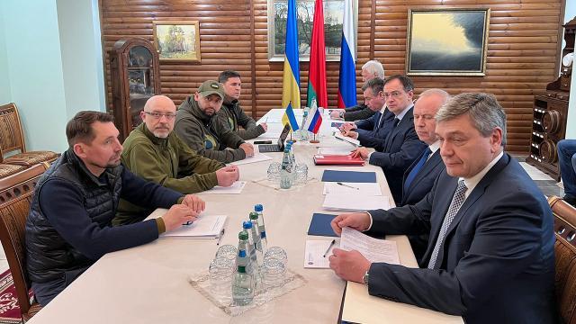 Son Dakika: Rusya-Ukrayna arasındaki barış görüşmelerinde 3. tur sona erdi! İlk açıklama Ukrayna'dan geldi